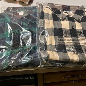 Lands' End Men's Flannel Shirts - Green and Blue, Cream and Black lot of 2 NWT